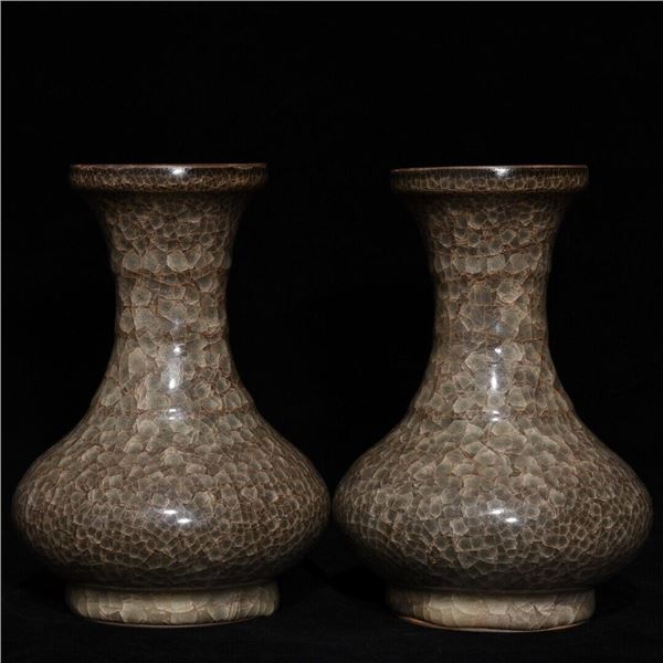 Chinese guan kiln porcelain vase pair