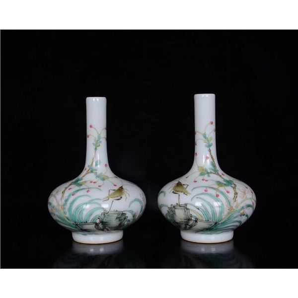 Chinese famille rose porcelain vase pair