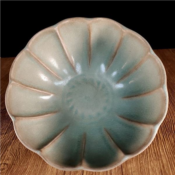 Chinese ru kiln porcelain bowl