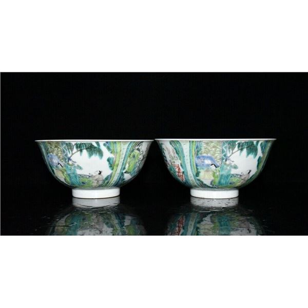 Chinese famille verte porcelain bowl pair