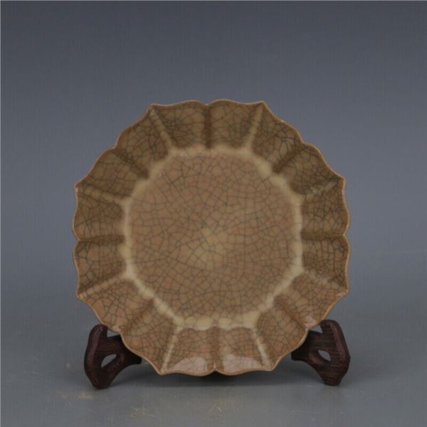 Chinese guan kiln porcelain bowl