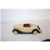 Image 4 : Solido 1934 Ford Roadster (1:18) Diecast (needs some repair)