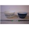 Image 1 : (2) Vintage Pyrex Bowls