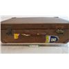 Image 1 : Vintage Suitcase (clasp broken)