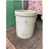 8 GAL Medalta crock - 14.5