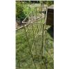 Image 3 : Metal plant stand 22W 8D 26T