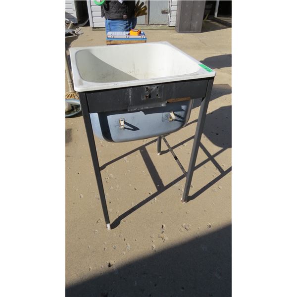 Metal wash tub on casters - 22x22x35 American Standard