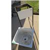 Image 4 : Metal wash tub on casters - 22x22x35 American Standard