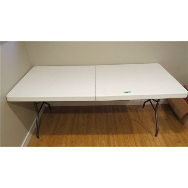 Plastic Folding table - 70x30x29