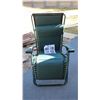 Image 2 : Zero gravity lawn chair (Faulkner - padded arms, memory foam seat) with instruction pamphlet