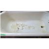 Image 2 : Cast Iron Clawfoot Tub - 66.5x30x23 (feet+drain pipe included but not attached)