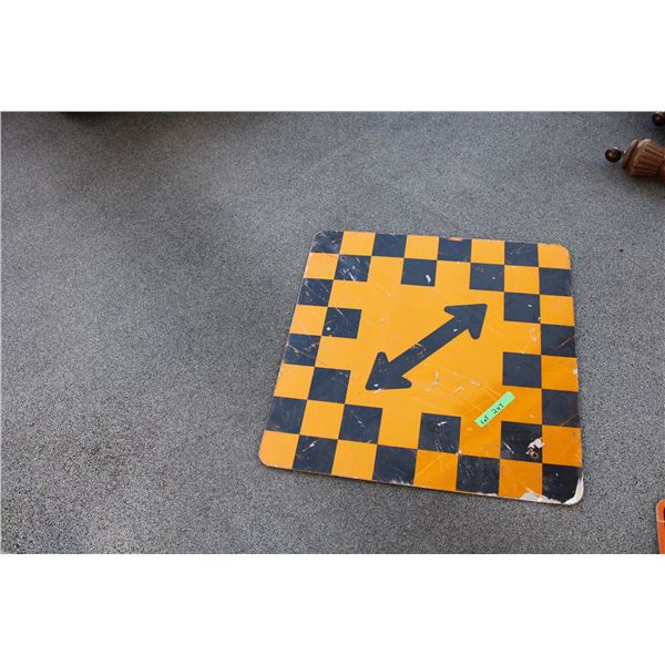 Checkered road sign - 29.5x29.5