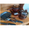 Image 3 : Two Pans Knives Electric Can Opener Visions Corning Ware Tempered Glass Pots With Lids