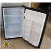 Image 2 : INSIGNIA 4.4 CU FT. GLASS DOOR COMPACT FRIDGE