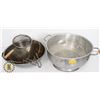Image 1 : TWO COLANDER BOWL WITH THREE MESH STRAINERS