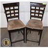 Image 1 : PAIR BAR HEIGHT WOOD CHAIRS 25"SEAT