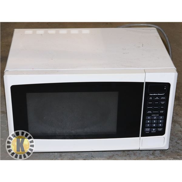 HAMILTON BEACH 20" MICROWAVE