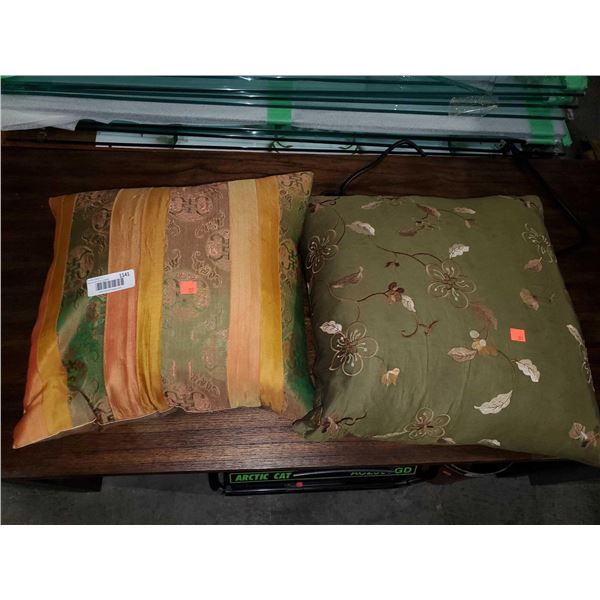 Lot of 2 Decorative Trow Pillows - OPEN/OUT OF BOX - SOLD AS IS