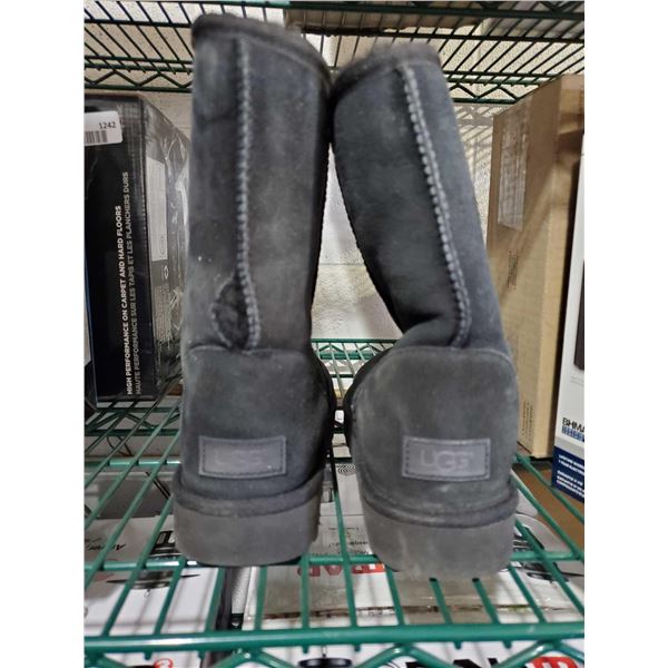 UGG Bootls - Black Size Ladies 10 -Â  OPEN/OUT OF BOX - SOLD AS IS