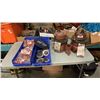 Image 1 : 2 110V SUMP PUMPS, TRAY OF COPPER PIPE STRAPS AND TRAY OF GRINDING DISCS