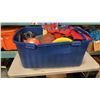 Image 1 : TOTE OF SPORTING GOODS AND LIFE JACKET