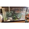 Image 1 : AQUARIUM WITH ACCESSORIES WORKING
