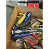 Image 2 : TRAY OF HAND TOOLS