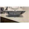 Image 2 : 2 BRONDELL NON ELECTRIC BIDET SEATS NO ACCESSORIES