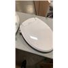 Image 4 : 2 BRONDELL NON ELECTRIC BIDET SEATS NO ACCESSORIES
