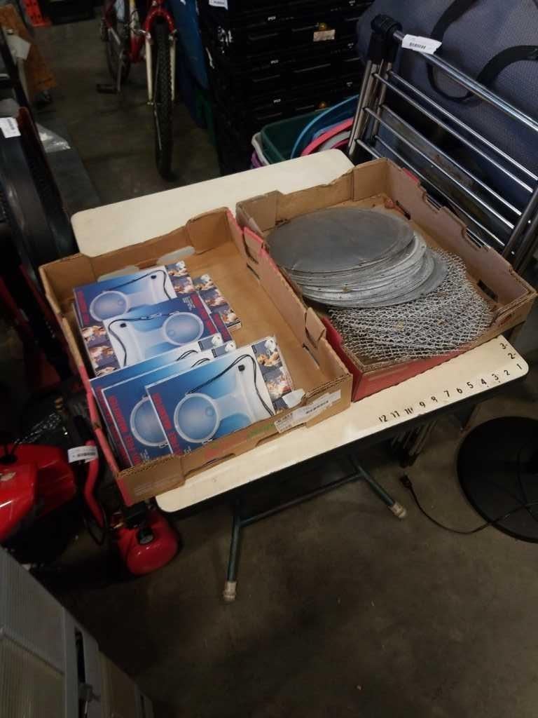 2 TRAYS OF HANDS FREE MAGNIFIERS AND STAINLES STEEL MESH