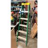 Image 1 : DAVIDSON 6FT A FRAME FIBERGLASS LADDER