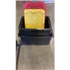 Image 2 : 6 HUSKY TOTES - 5 WITH LIDS