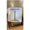 Image 3 : 4 NEW RUBBERMAID 2664 WASTE BIN LIDS
