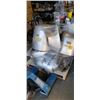 Image 1 : PALLET OF OUTBOARD MOTOR PARTS