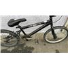Image 2 : BLACK BMX BIKE