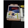 Image 2 : 3 VARIOUS AS NEW APPLE IPAD CASES