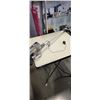 Image 1 : HOOVER CORDLESS VACUUM WITH CHARGER