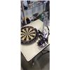 Image 1 : FOLDING CAMP CHAIR AND DART BOARD