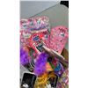 Image 2 : TRAY OF NEW HAIR ACCESSORIES AND MORE