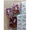 Image 2 : LOT OF NEW SILICONE MOLDS 12 SEMI CIRCLES AND 3 SLICE SHAPED