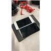 Image 2 : LOT OF HEADPHONES, IPODS, AMAZON KINDLE AND EREADER