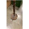 Image 2 : VINTAGE FLOOR LAMP