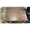 Image 2 : VINTAGE SEARS KENMORE SEWING MACHINE IN TABLE