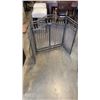 Image 2 : HEAVY DUTY FIREPLACE SCREEN