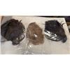 Image 2 : STOOL WIGS AND GAMES