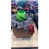 Image 1 : BOX OF HALLOWEEN COSTUMES AND DECOR