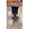 Image 2 : 2 IRON PLANTERS - 2 FOOT TALL