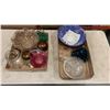 Image 1 : 2 TRAYS OF ART GLASS COLLECTIBLES
