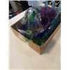Image 2 : BOX OF ART GLASS COLLECTIBLES