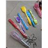 Image 3 : NEW SILICONE SPATULA SET WITH 2 NEW 12 PEN WHITEBOARD MARKER SETS